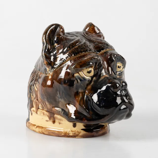 TOBAKSBURK. Höganäs, i form av hund, 18/1900-tal, majolika.