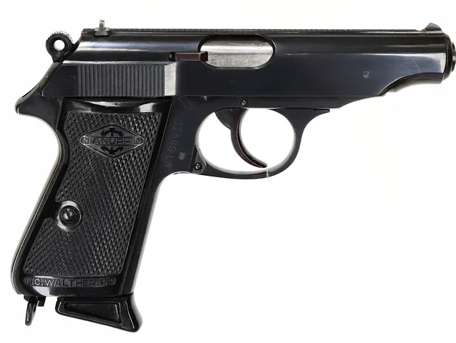 23. PISTOL, fransk, Halvautomatisk, fabrikat Manurihn, modell PP, kaliber .22LR, tillv.nr 12589, se-nr SE0118615.