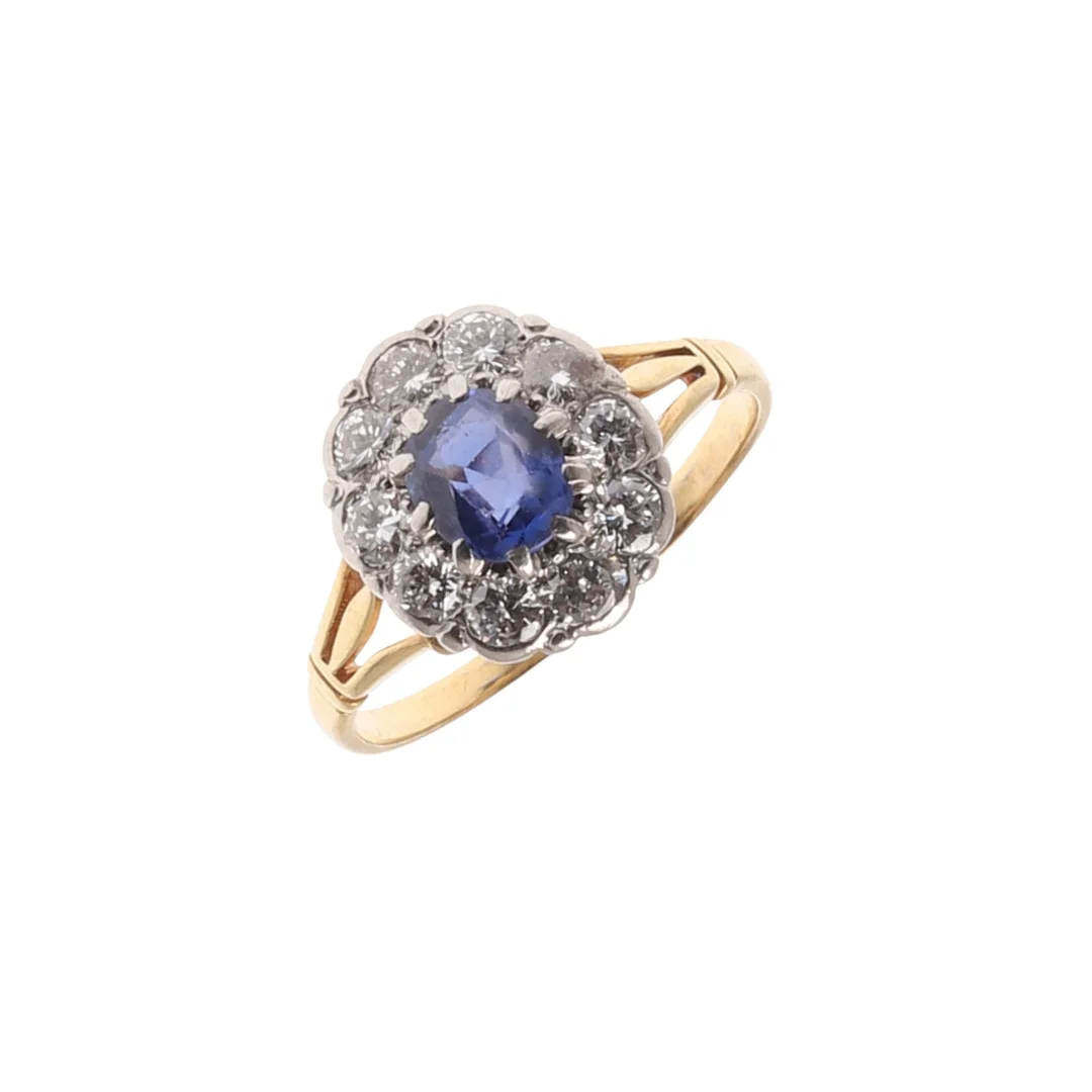 A SAPPHIRE AND DIAMOND CLUSTER RING. — Rings — Lawrences Auctioneers