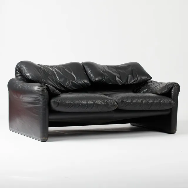 VICO MAGISTRETTI. Cassina, Zweisitzer-Sofa / Couch, Modell 'Maralunga', Stahl, Leder, Entwurf 1973, Italien.