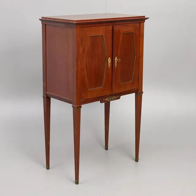 SEKRETÄR, 1900-talets början, sengustaviansk stil, fanerad i mahogny.