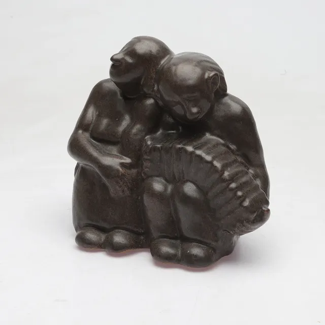 ÅKE HOLM. Skulptur, glaserad keramik,"Kullatroll", Trollpar, signerad.