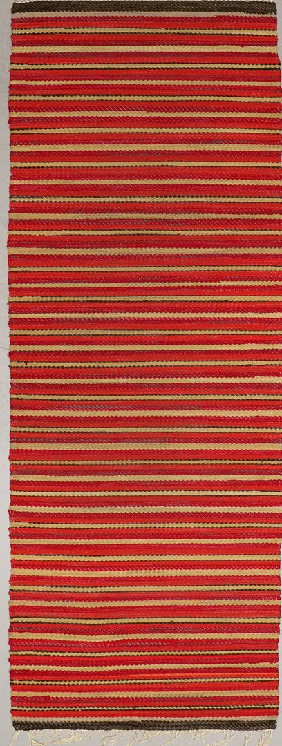 TRASMATTA, 1900-talets andra hälft. Ca 344x90 cm.