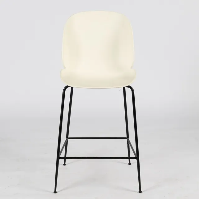 GAMFRATESI. Barstol, "Beetle Bar Chair", för Gubi, stomme av lackerad metall, sits av plast.
