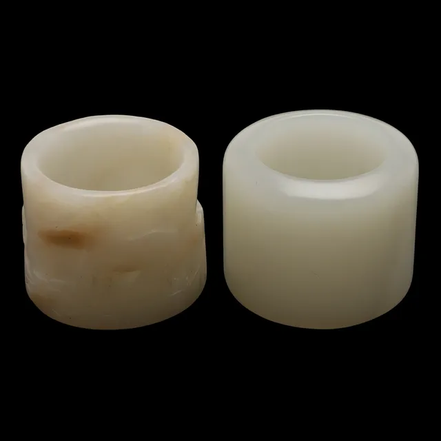 CHINESE JADE ARCHERS FINGER RINGS.