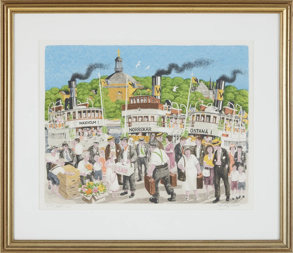 BERT HÅGE HÄVERÖ. Waxholm-, Norrskär- och Östanåbåtarna vid Skeppsbron i Stockholm, färglitografi, signerad, numrerad 224/360. — Engravings & Prints — Stockholms Auktionsverk Magasin 5