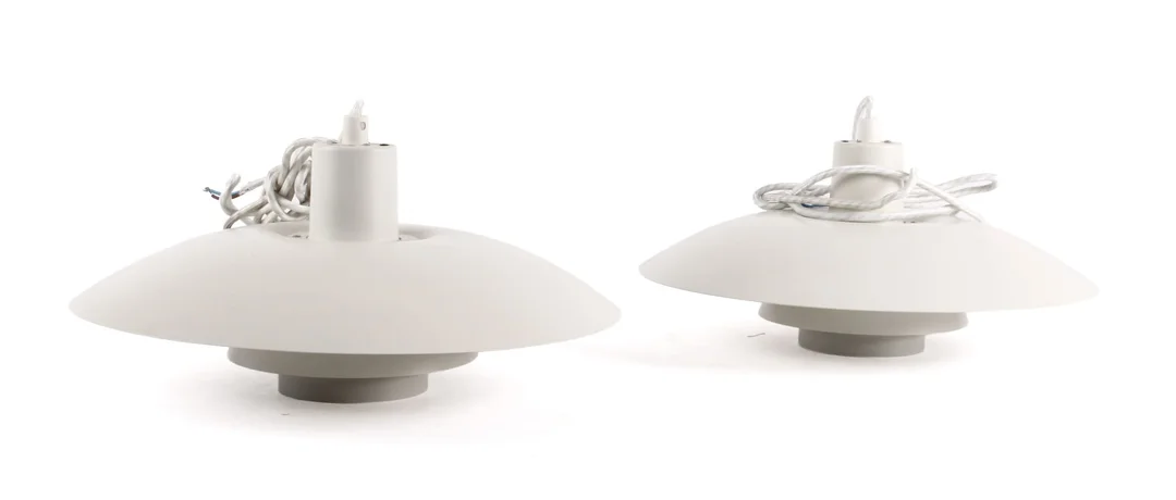 Poul Henningsen. A pair of PH4/3 pendants. (2) — Lamps and lighting/Pendant lights — Lauritz