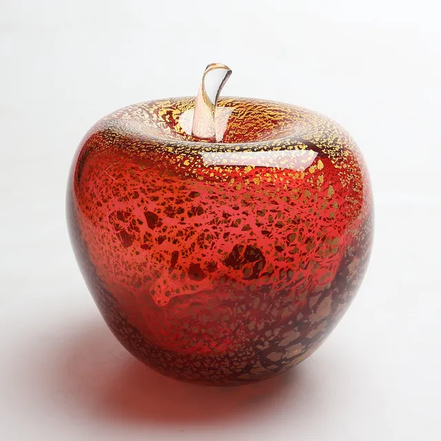 ROBERT OLDERGAARDEN. SKULPTUR, glas, rött "Adams Äpple" unik, signerad, modern.