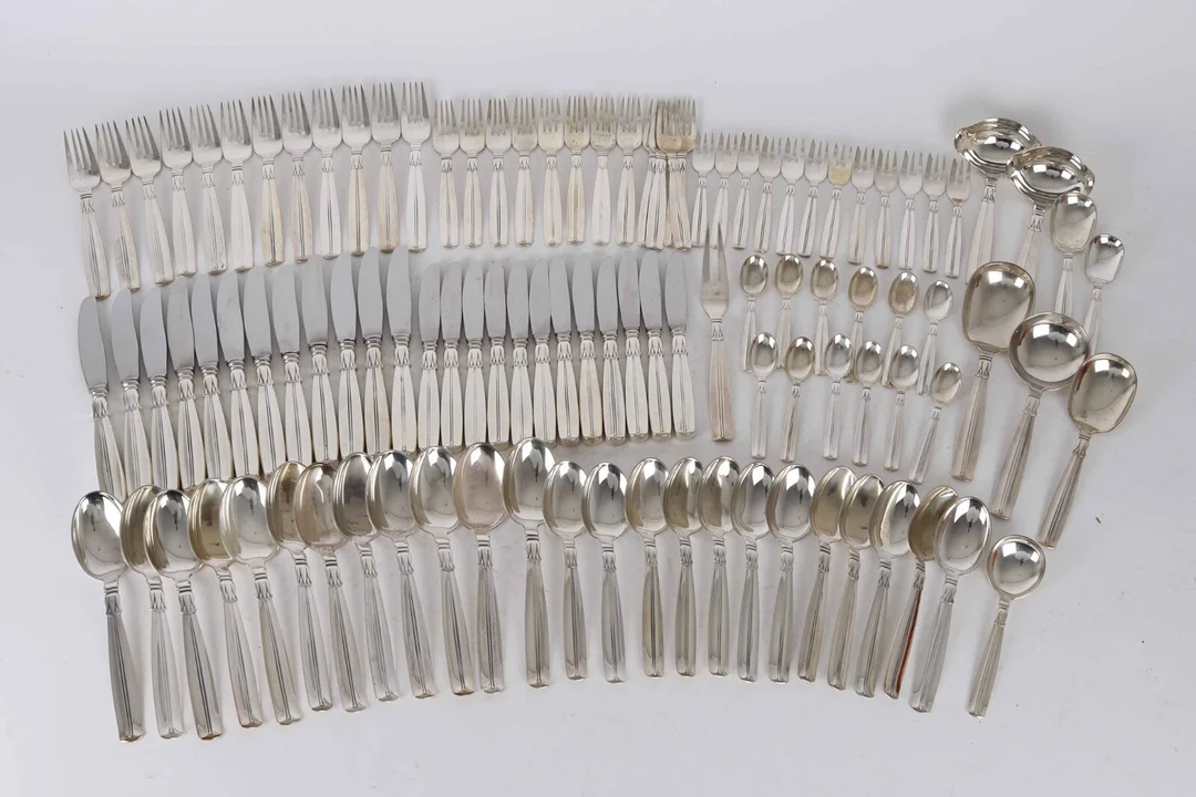 Horsens Silverware Factory: 'Lotus' silver cutlery for 12 people (105) — Silver, bronze, copper and pewter/Silver flatware — Lauritz