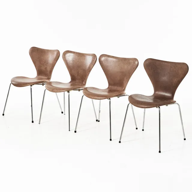 ARNE JACOBSEN. Stolar, 4 st, "Sjuan", Fritz Hansen.