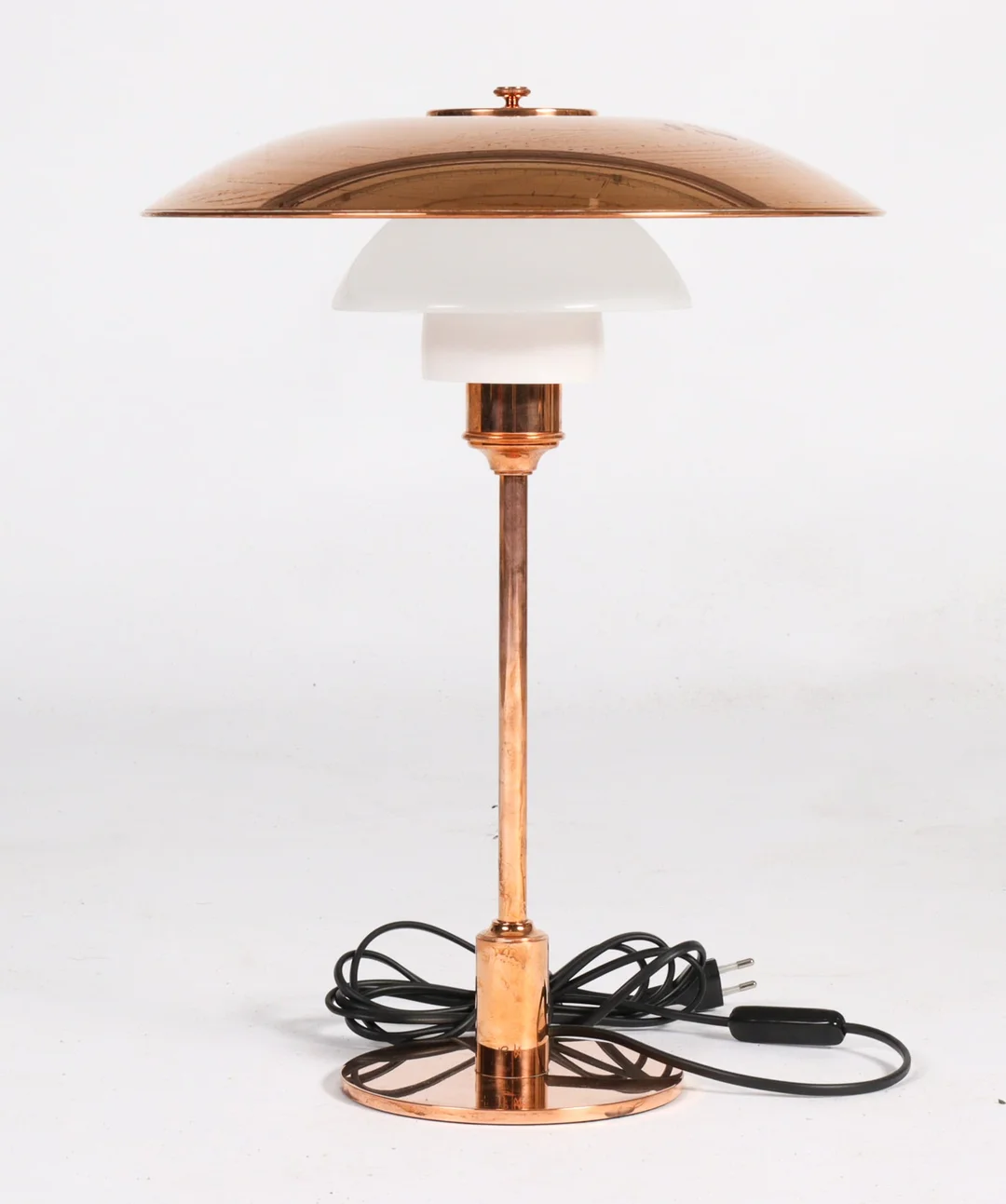 Poul Henningsen. Table lamp, PH 3½-2½, copper - Limited edition. — Lamps and lighting/Table lamps — Lauritz