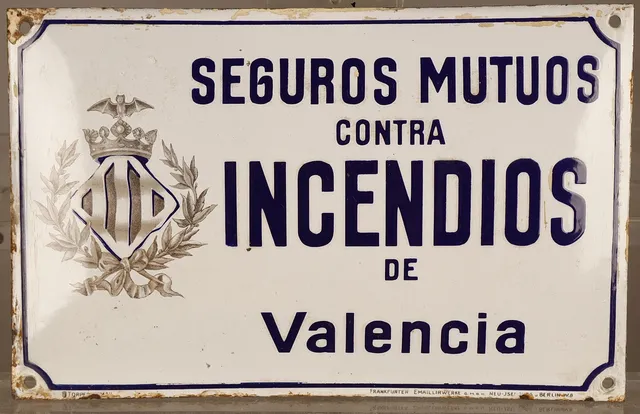 Seguros Mutuos contra Incendios de Valencia, placa publicitaria en metal esmaltado.