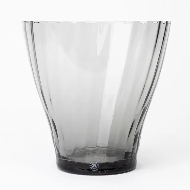 ANN WÅHLSTRÖM. Vas, glas, gråtonad, "Iris", formgiven 2009 för Firma Svenskt Tenn, monogramsignerad och etikettmärkt, Reijmyre.
