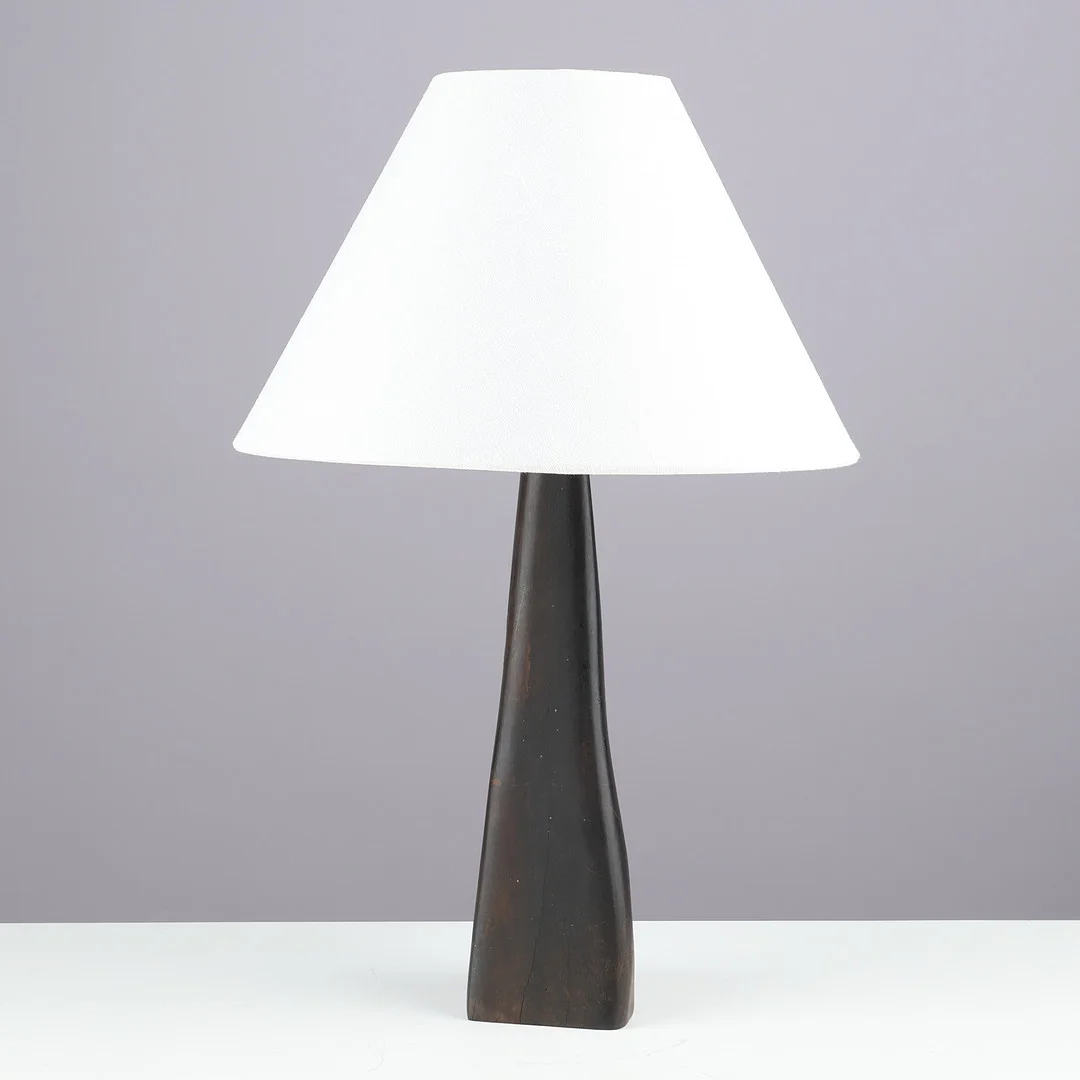 Bordlampe af hardwood, 1900-tallets anden halvdel. — Table Lamps — Palsgaard Kunstauktioner