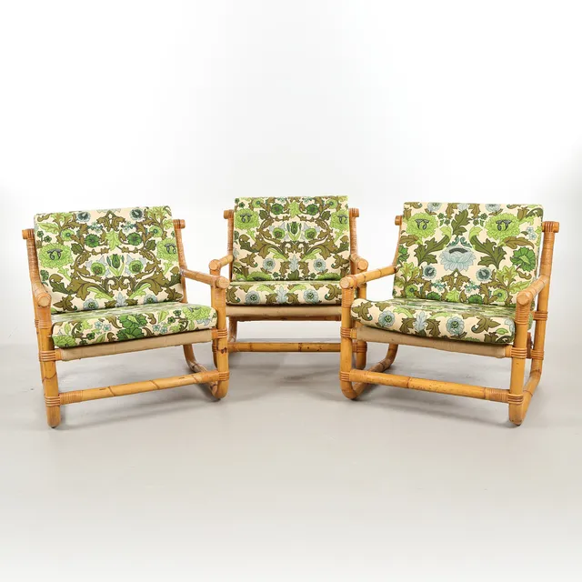 PETER HVIDT (1916-1986) & ORLA MØLGAARD-NIELSEN (1907-1993). Horsnæs. Et sæt på tre lænestole af bambus og rattan, 1960'erne (3).