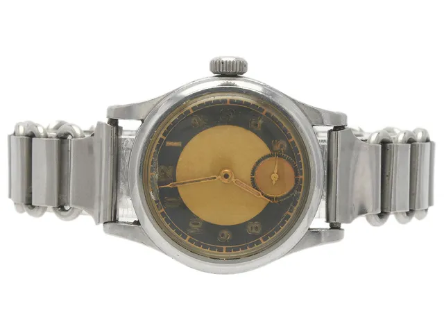 TISSOT, Antimagnetique, Cal 27-3, Serie nr. 1572501, Boett nr. 6072-2 / 6076, herrur, 31 mm, stål, manuell, plexiglas (skadat), liten sekundvisare, skadad urtavla, ca 1945, metalllänk ej original (skadad).