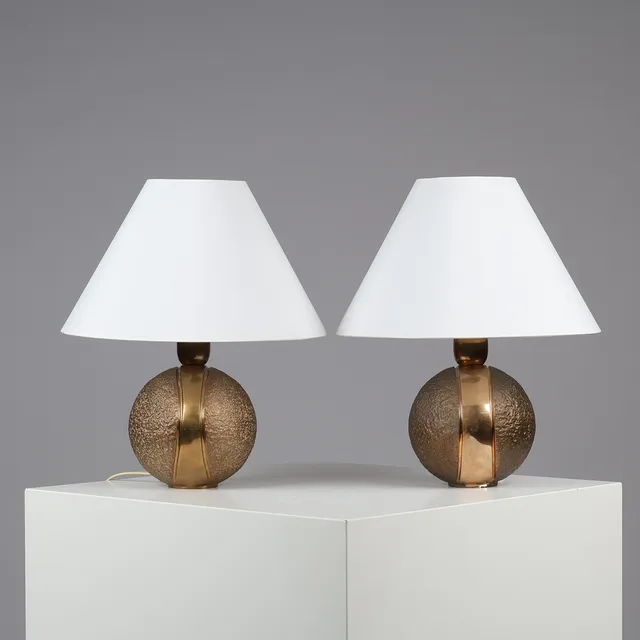 ERLING ANDERSEN (1937-2010). A pair of round table lamps, solid bronze with textured surfaces, 1970/80s.