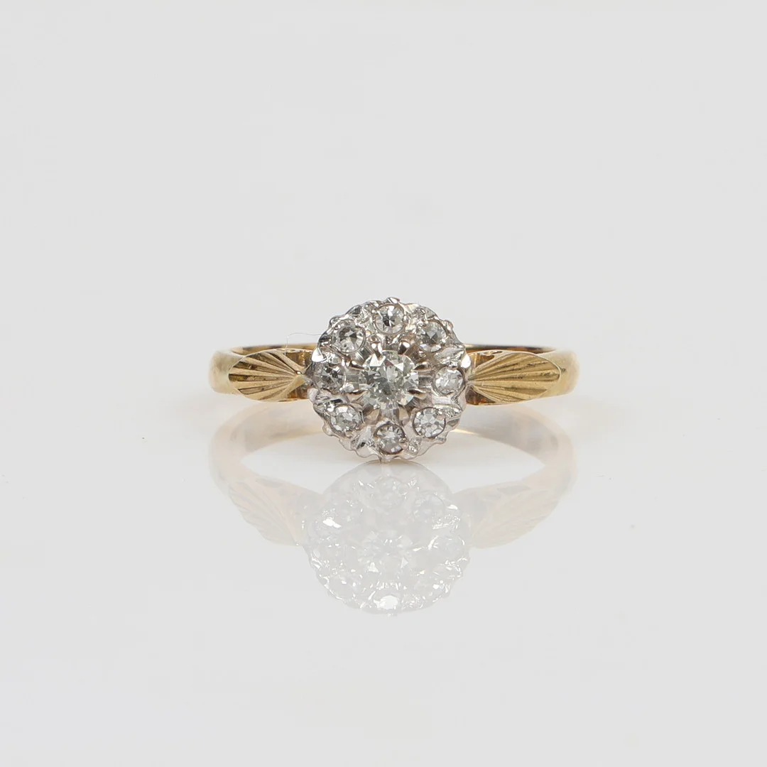 18CT GOLD VINTAGE DIAMOND CLUSTER RING. — Rings — Bishop & Miller