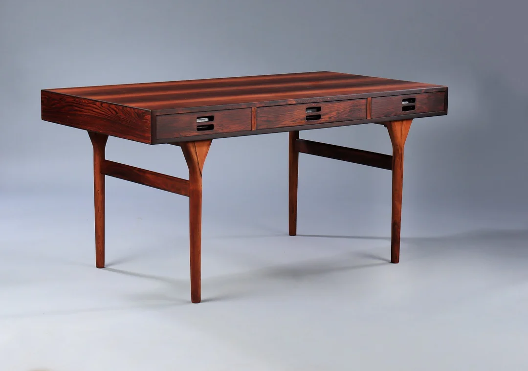 Nanna Ditzel. Freestanding desk, rosewood — Furniture/Lounge chairs — Lauritz