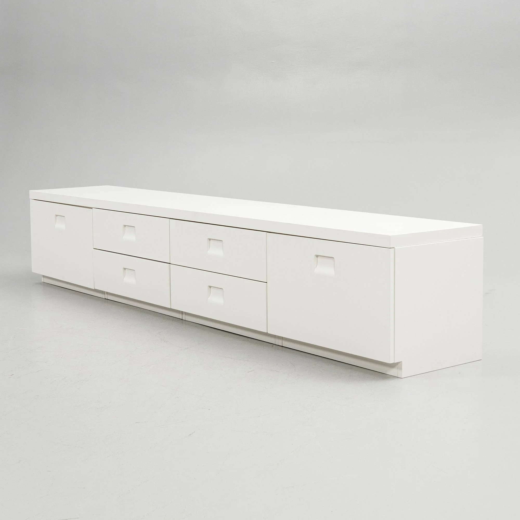 Per Söderberg, Sideboard, "Funk", Asplunds. — Design/Möbler — Bukowskis