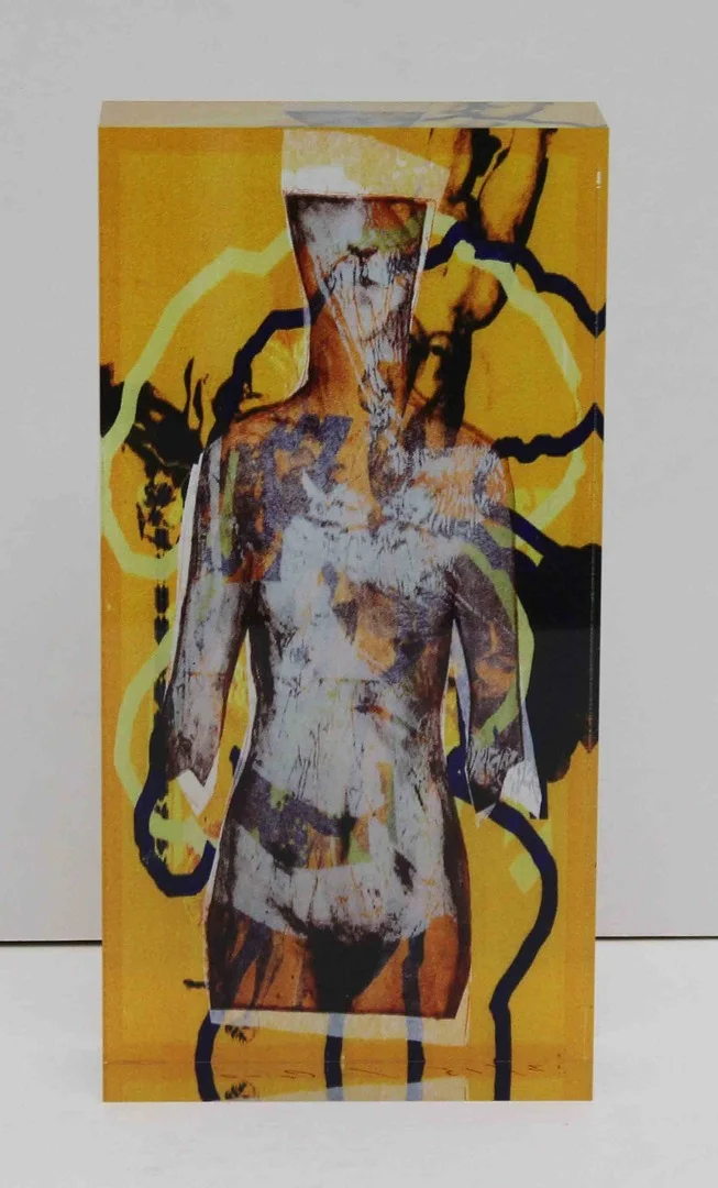 JUAN CANO. "Modell från Mexico". Skulptur, plexiglas. Signerad J Cano. 3/15. — Sculptures & Bronzes — Garpenhus Auktioner