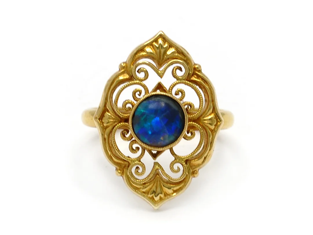 RING, 18K vikt 3,9 g svart opal, handgjord 1948 stl.17 mm — Smycken/Ring — Kaplans