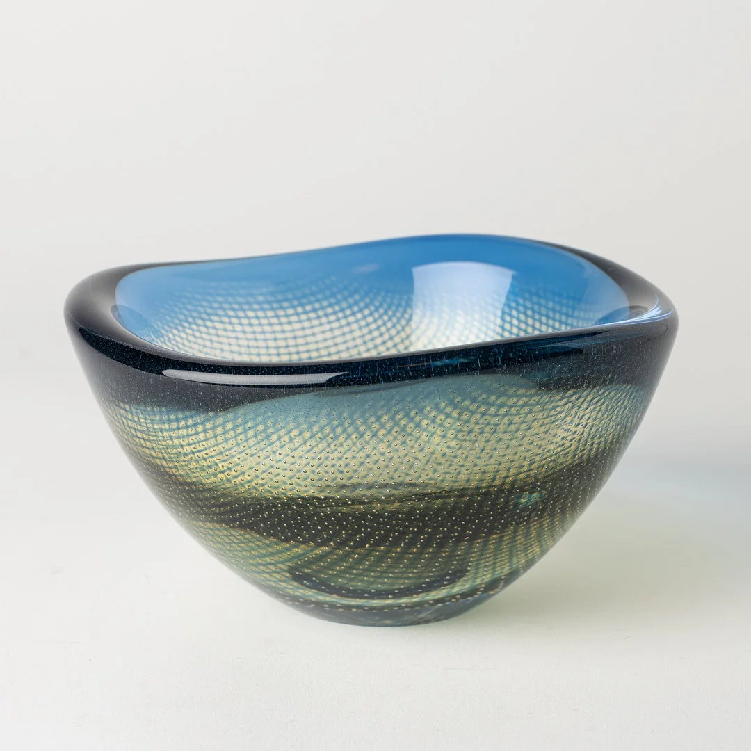 SVEN PALMQVIST. Skål, glas, "Kraka", nr 342, signerad, Orrefors. — Art glass — Auktionshuset Kolonn