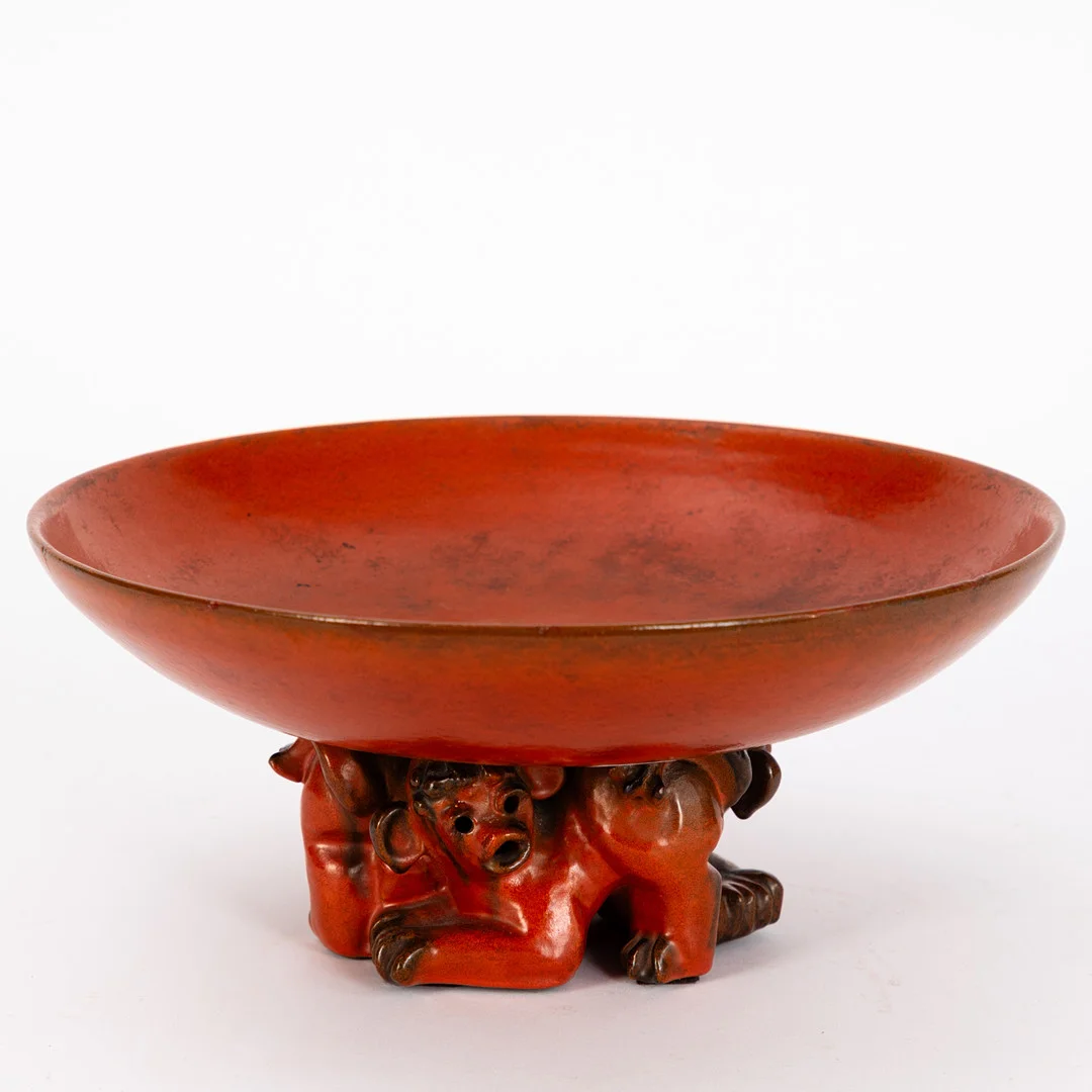 CHRISTIAN HEUSER (1897-?). Schale auf Fabeltieren, Karlsruhe, 1933-1935. — European — Stockholms Auktionsverk Hamburg