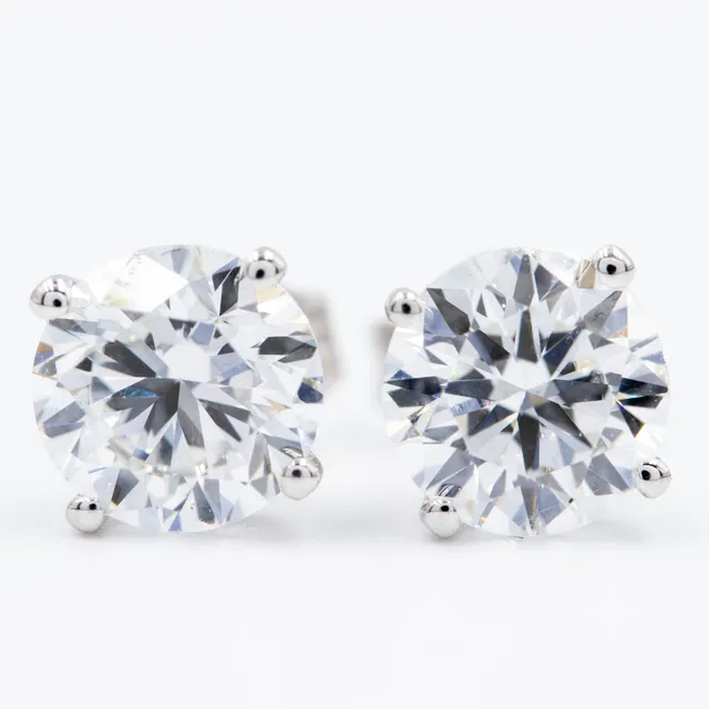 Pair of brilliant earrings in 14 kt white gold with Lab Grown diamonds of 1.60 ct. (2)