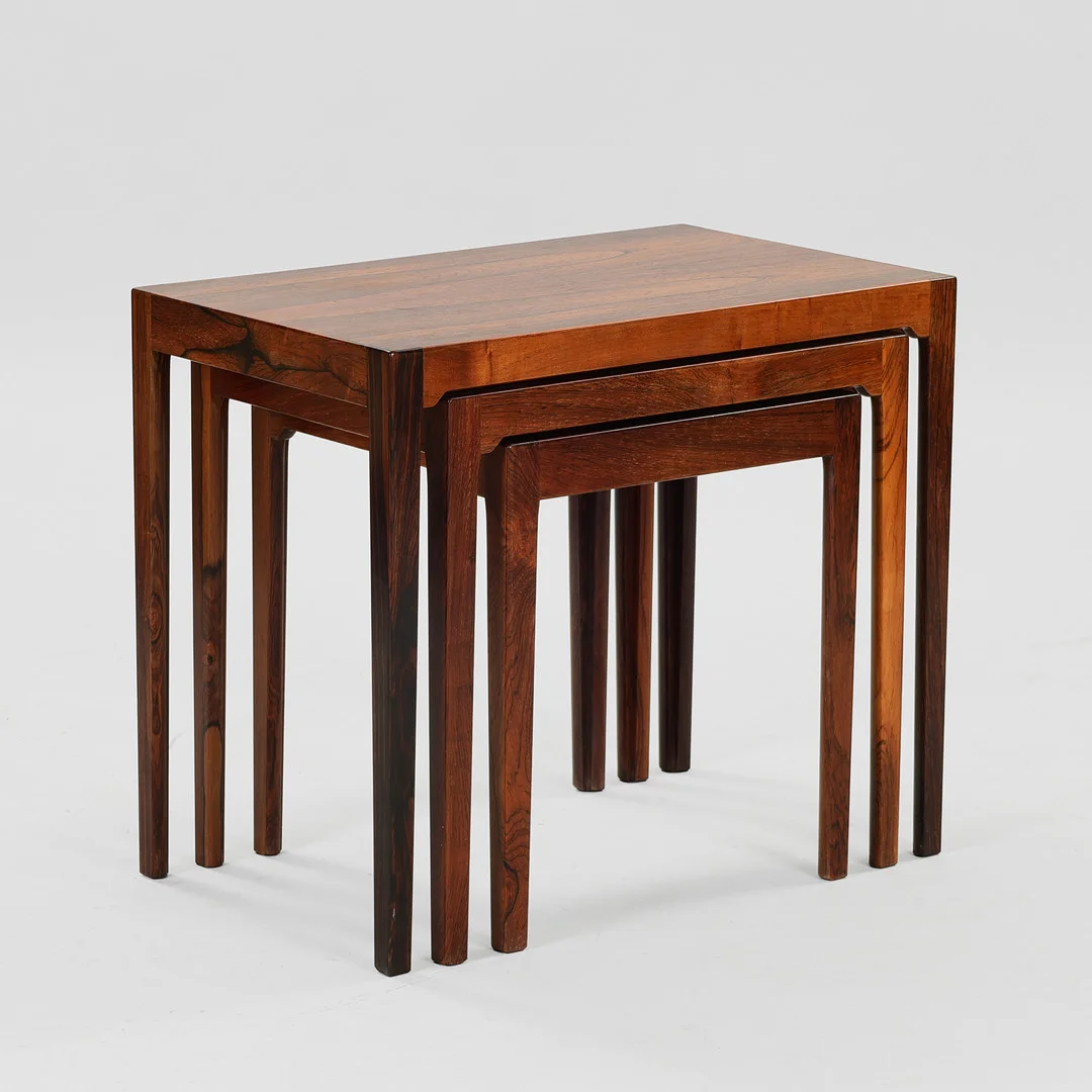 AKSEL KJERSGAARD. Sæt indskudsborde af palisander, 1960'erne, mærket under bund, BR Gelsted. — Coffee Tables — Palsgaard Kunstauktioner