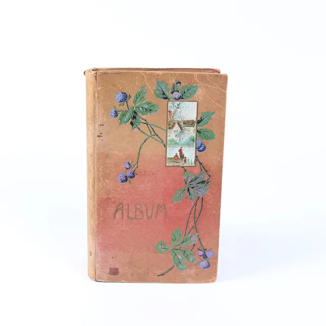 AN EARLY 20TH CENTURY POSTCARD ALBUM MOSTLY RELATING TO GREAT YARMOUTH AND GORLESTON.