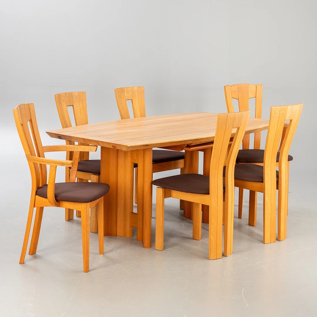 Essgruppe: 6 Stühle + Tisch, Seltz, Frankreich 1980er Jahre (7). — Dining room furniture — Stockholms Auktionsverk Hamburg