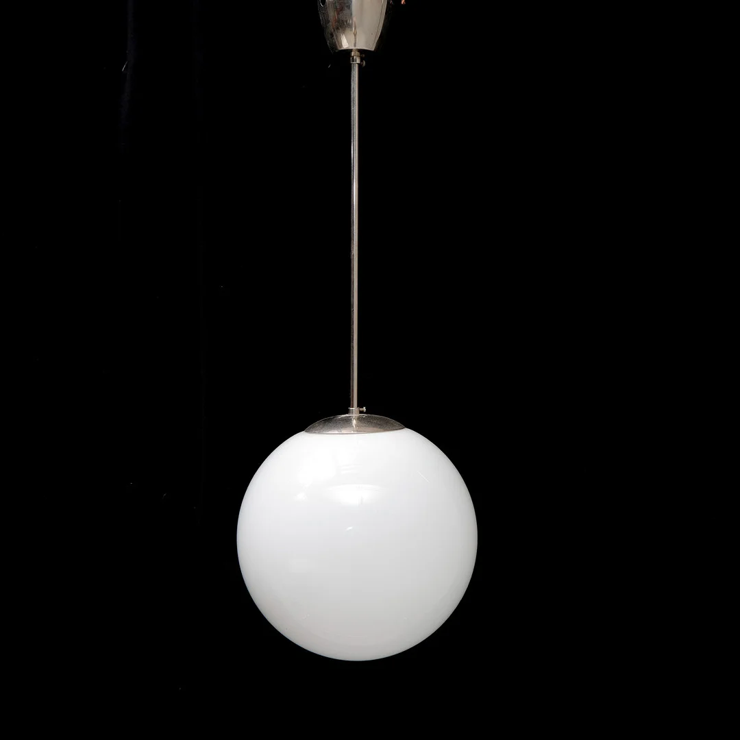 FUNKISPENDEL, kupa av opalinglas, 1940-tal. — Ceiling lights — Auktionsbyrån Varberg