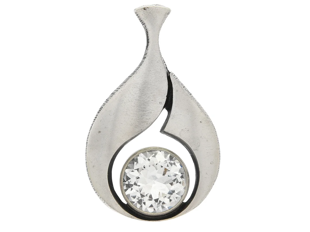 KARL LAINE, hänge, silver, bergkristall, höjd 5,6 cm, vikt 11,6 g. — Smycken/Hänge — Kaplans