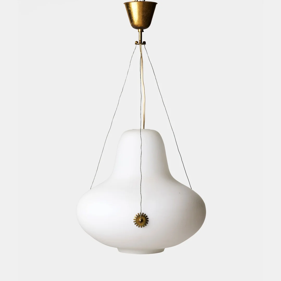 CARL AXEL ACKING. Taklampa, 1940/50-tal, Swedish Modern, mässing och glas. — Ceiling lights — Stockholms Auktionsverk Fine Art