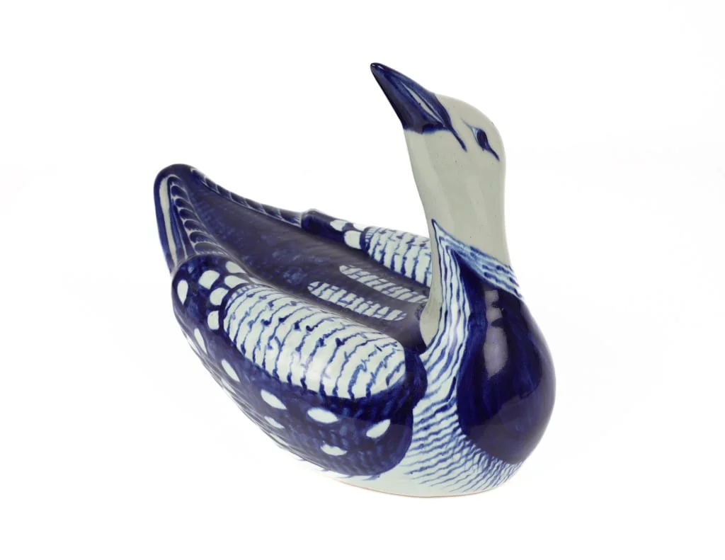Central American? ceramicist, ant. Mexico ca. 1960.: Faience swimming bird. — Glass, porcelain and ceramics/Figures — Lauritz