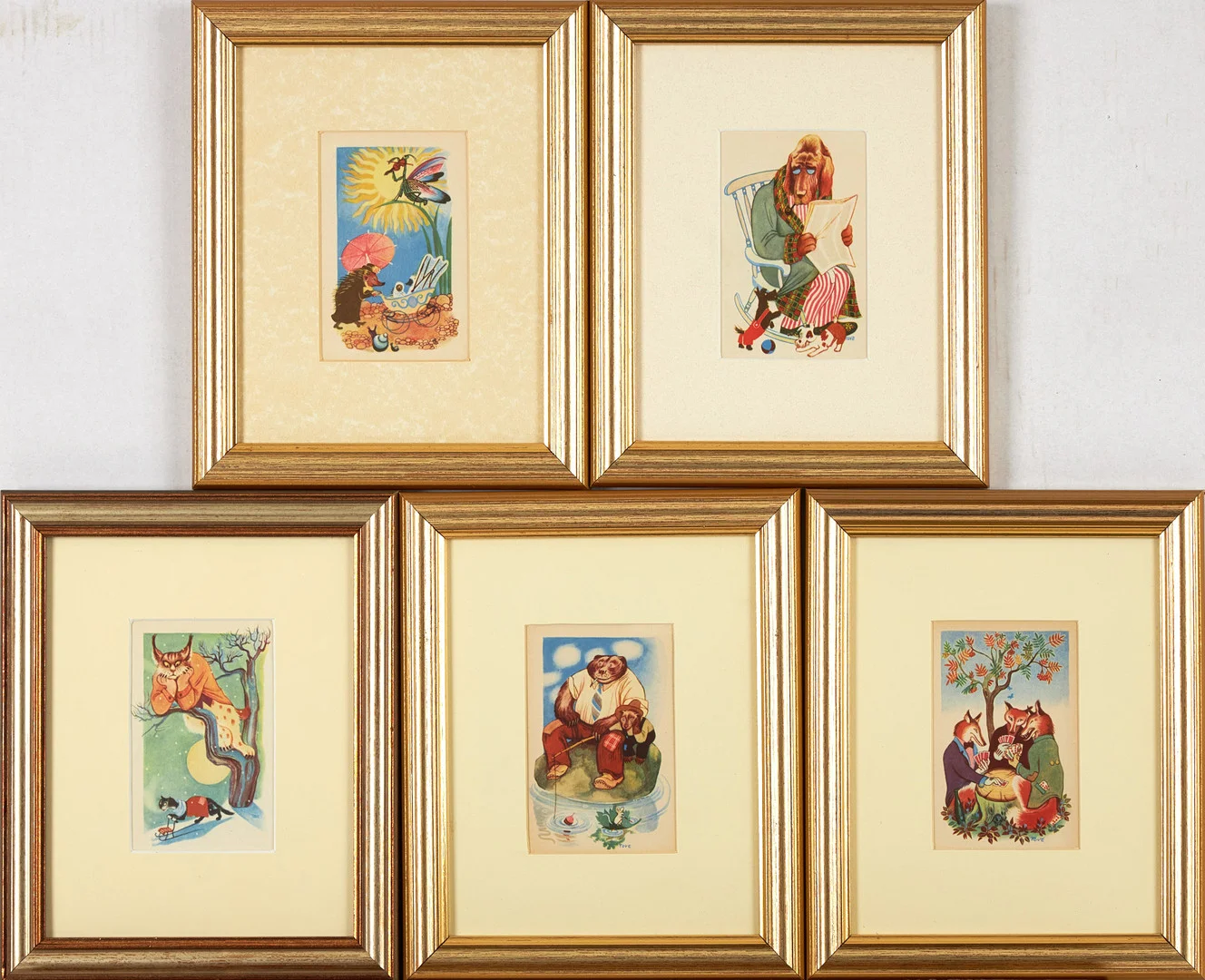 TOVE JANSSON (FINLAND, 1914-2001). EFTER. (5) Figurscener med djur, 1940-tal, signerade i trycket, Taidekorttikeskus. — Other — Stockholms Auktionsverk Magasin 5