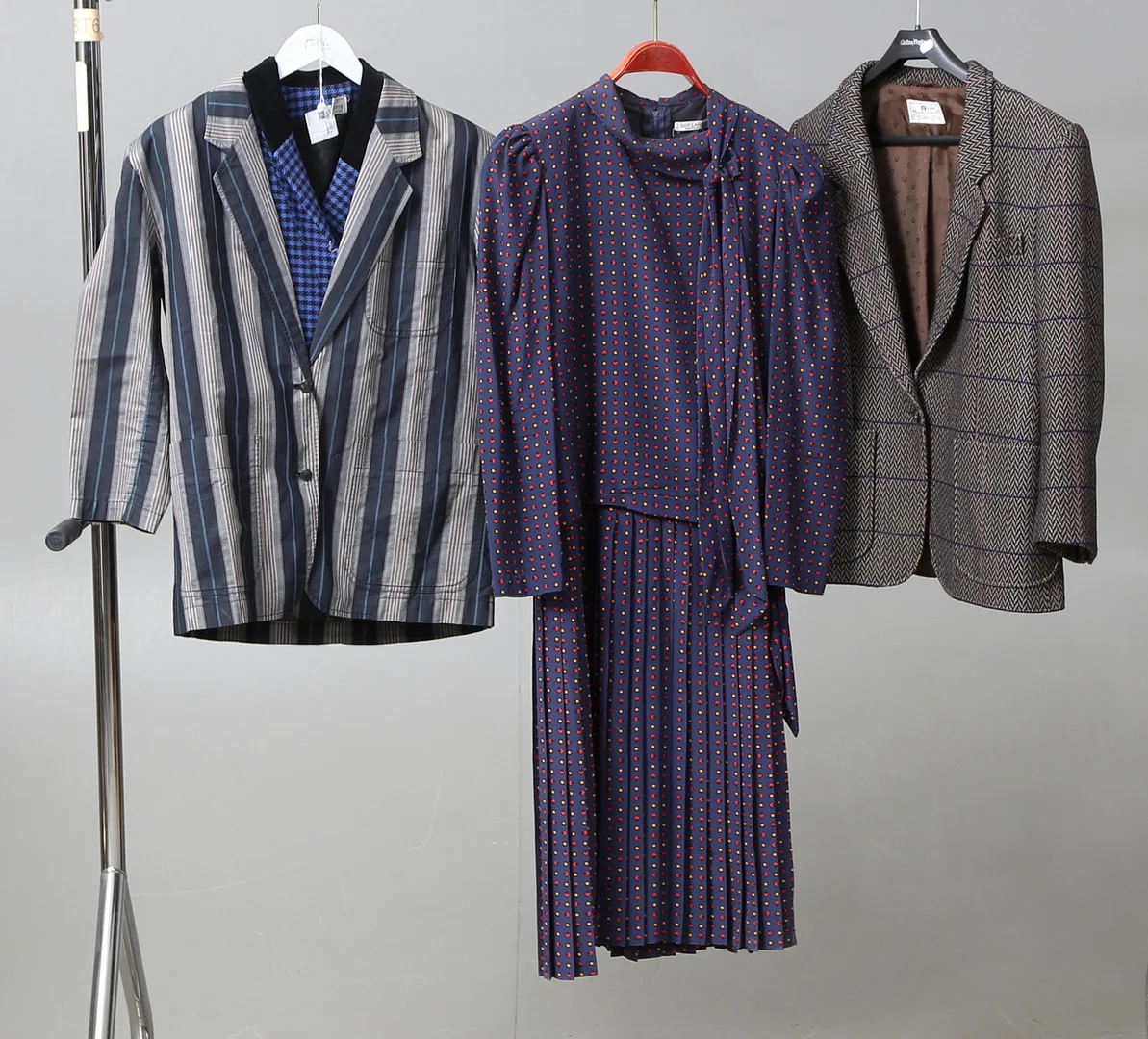 VINTAGE, 4 delar. Kenzo, Valentino Boutique, Guy Laroche och Etienne Aigner. — Vintage & Designer Fashion — Gomér & Andersson Linköping