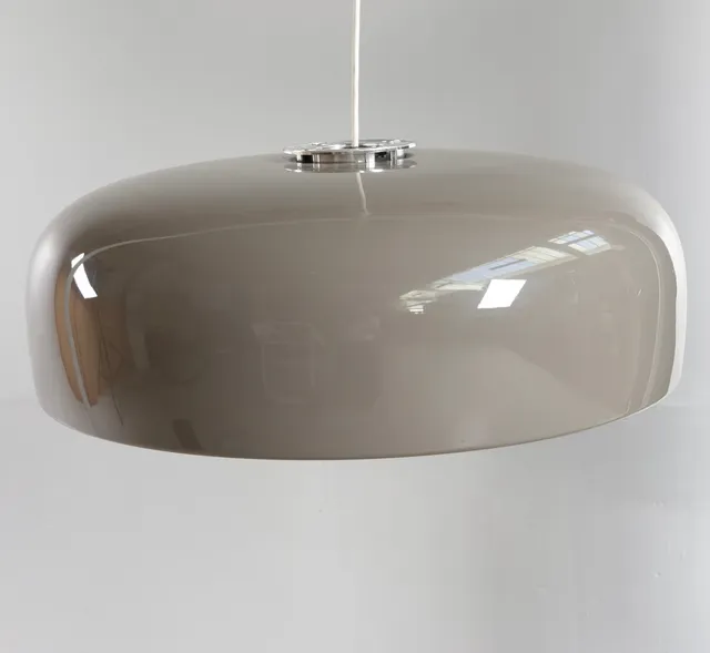 JASPER MORRISON. “Smithfield S”, pendel af lakeret aluminium, underskærm af lys polycarbonat. Formgivet i 2009. Udført hos Flos, Italien.