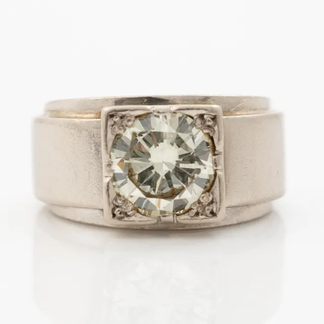 Ring, 18K vitguld med briljantslipad diamant.