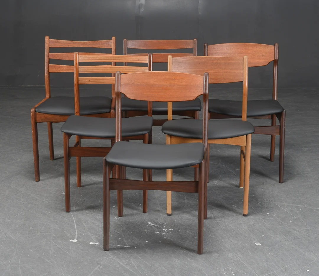 Erik Buch m.fl. Seks spisebordsstole af teak og bøg (6) — Furniture/Chairs — Lauritz