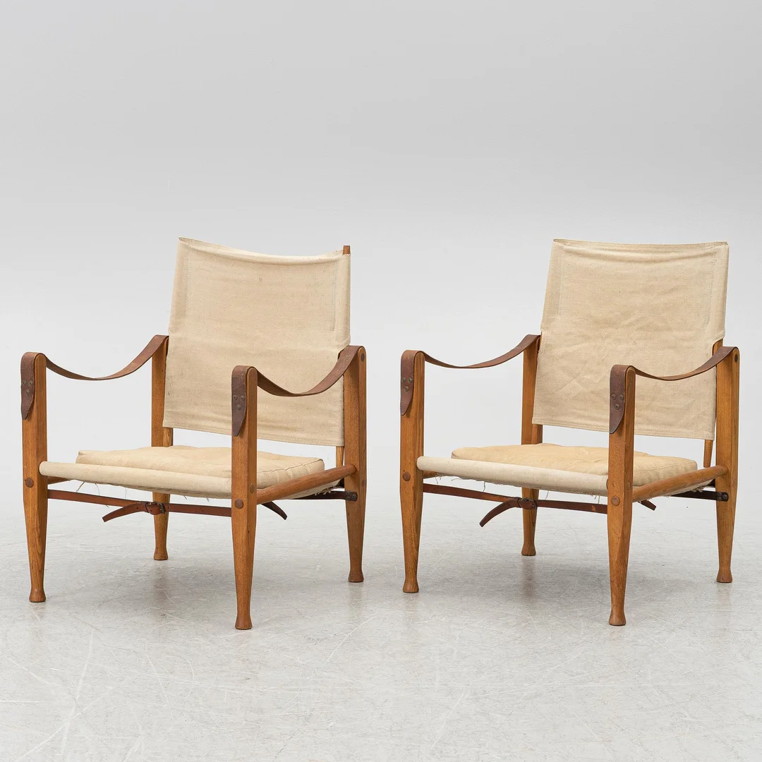 Kaare Klint, karmstolar, "Safari", ett par, Rud. Rasmussens Snedkerier, Danmark, 1900-talets andra hälft. — Design/Möbler — Bukowskis