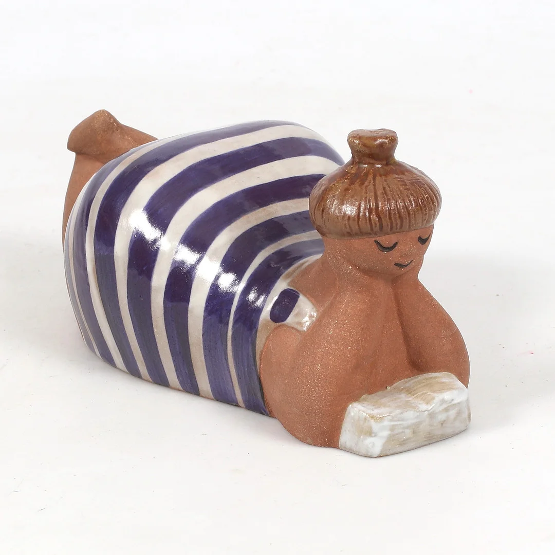LISA LARSON. Figurin, "Beata", ur serien ABC-flickorna, stengods, Gustavsberg. — European — Stadsauktion Sundsvall