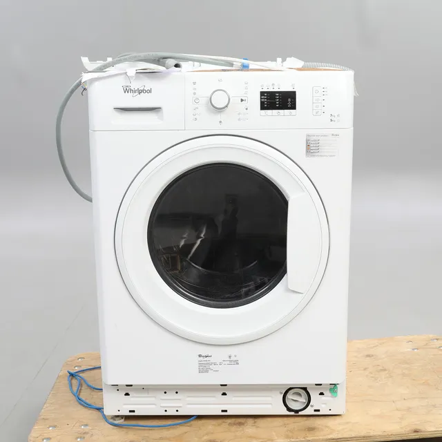 TVÄTTMASKIN WHIRLPOOL.