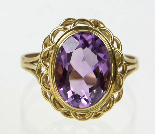 AMETHYST RING, 333 Gold.