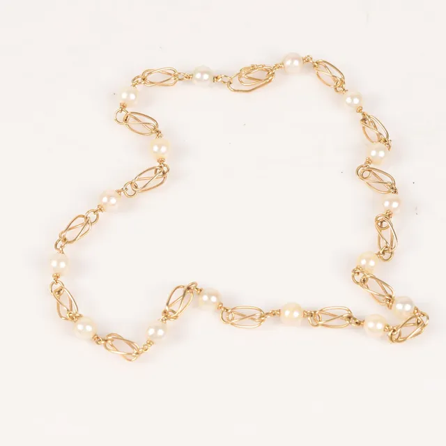 ARVO SAARELA. Collier, 18 K guld med odlade pärlor, Enköping, 1958.