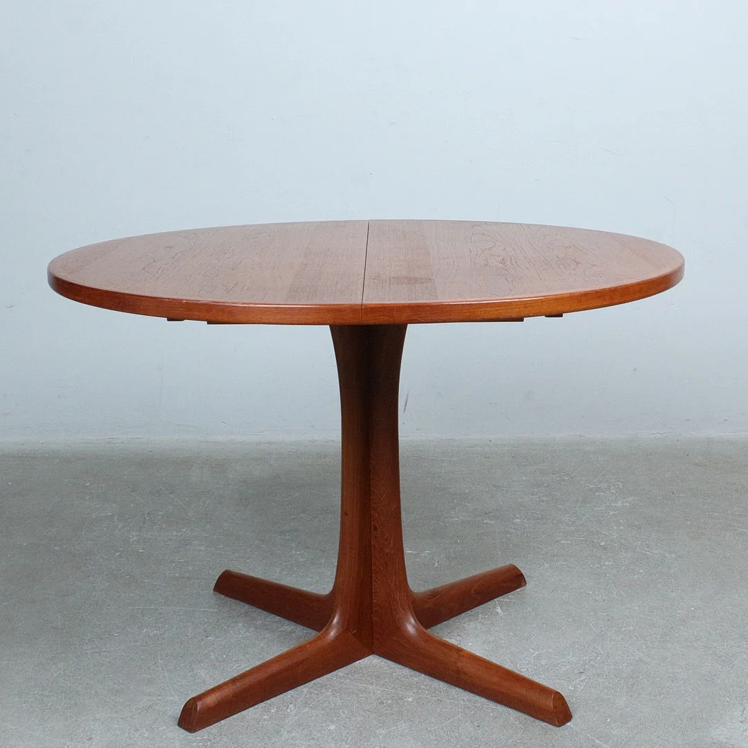 NIELS OTTO MØLLER. für Gudme Møbelfabrik, Esstisch, Teak, 1970er, Denmark. — Dining tables — Stockholms Auktionsverk Düsseldorf/Neuss