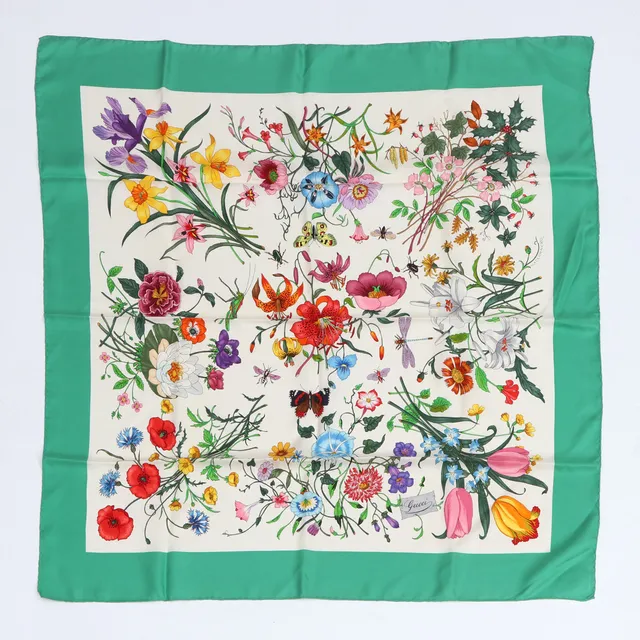 GUCCI, SCARF. Siden, grön bård med blomstermotiv, design V. Accornero.