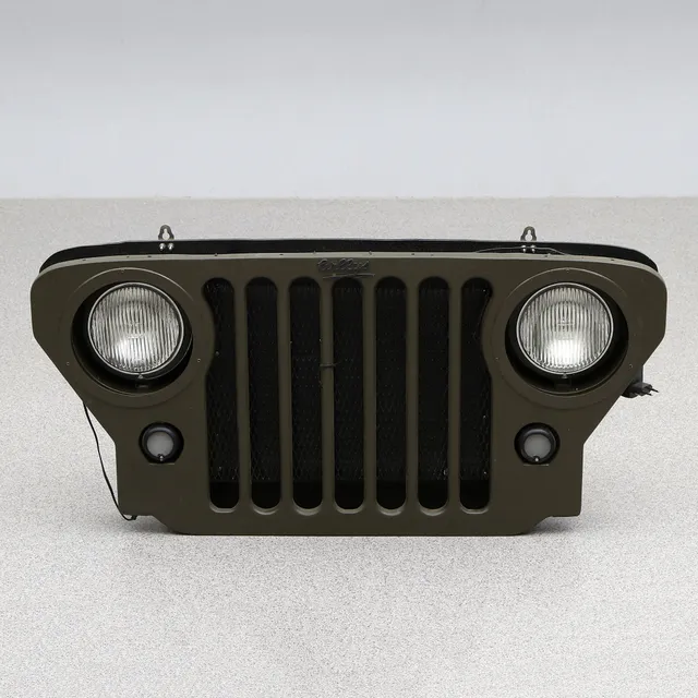 WILLYS CJ2 FRONT. Lackerad metall, monterad på träskiva.