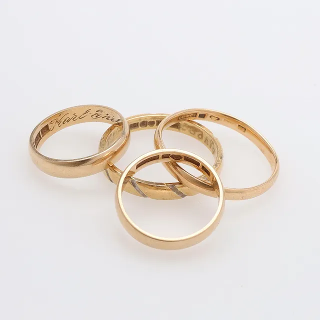 RINGAR, 4 ST, 18K GULD, TOTALT 15 GRAM.